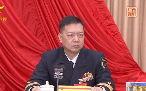 軍分區(qū)司令員與市長，職務(wù)對比與職責(zé)解析，軍分區(qū)司令員與市長，職務(wù)對比及職責(zé)深度解析